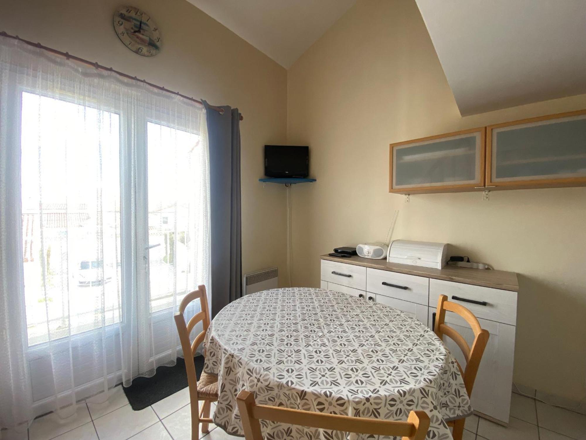 Appartement 1Er Etage Proche Centre-Ville, Plage Et Commerces, Balcon, Parking, Wifi Inclus - Fr-1-22-171 Ла Транш-сюр-Мер Екстериор снимка